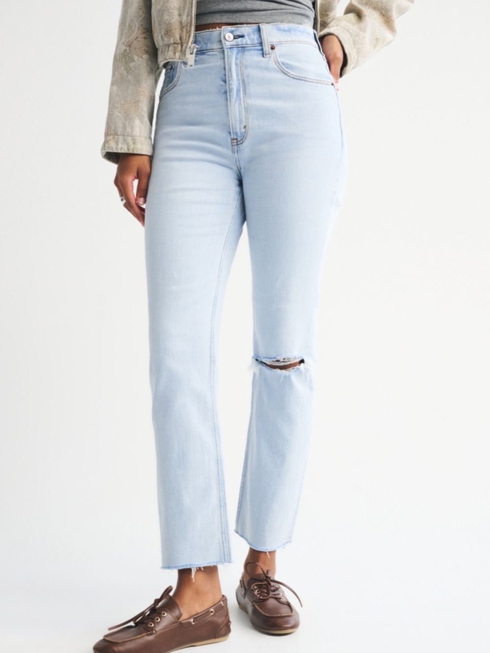 Curve Love- Light Blue High-Rise Ankle Jeans.